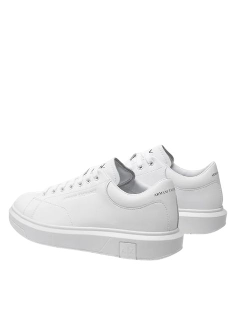 SNEAKERS IN PELLE CON LOGO ARMANI EXCHANGE | Scarpe | XUX123 XV53400152